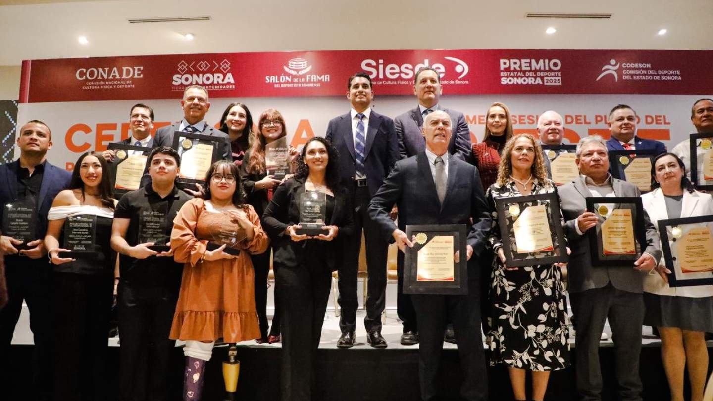 RECONOCEN A GRANDES LUMINARIAS QUE HAN PUESTO EN ALTO AL DEPORTE SONORENSE 